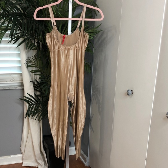 SPANX Nude Shapewear Bodysuit - Picture 1 of 11
